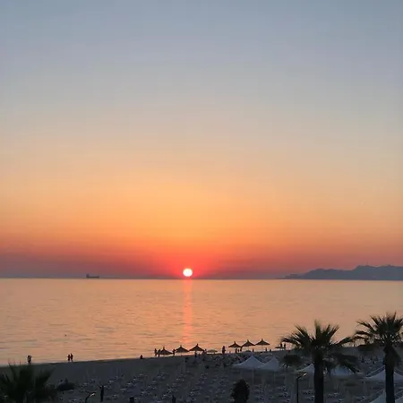 Beachfront In شقة *