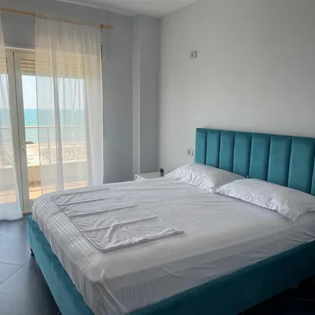 شقة Beachfront In