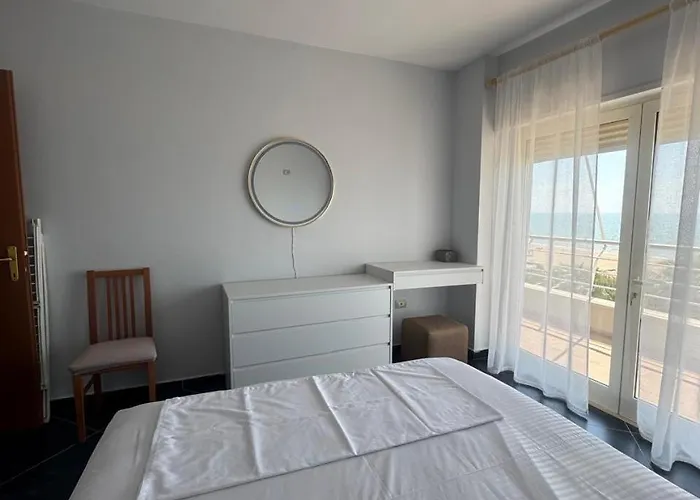 Beachfront In Apartment *